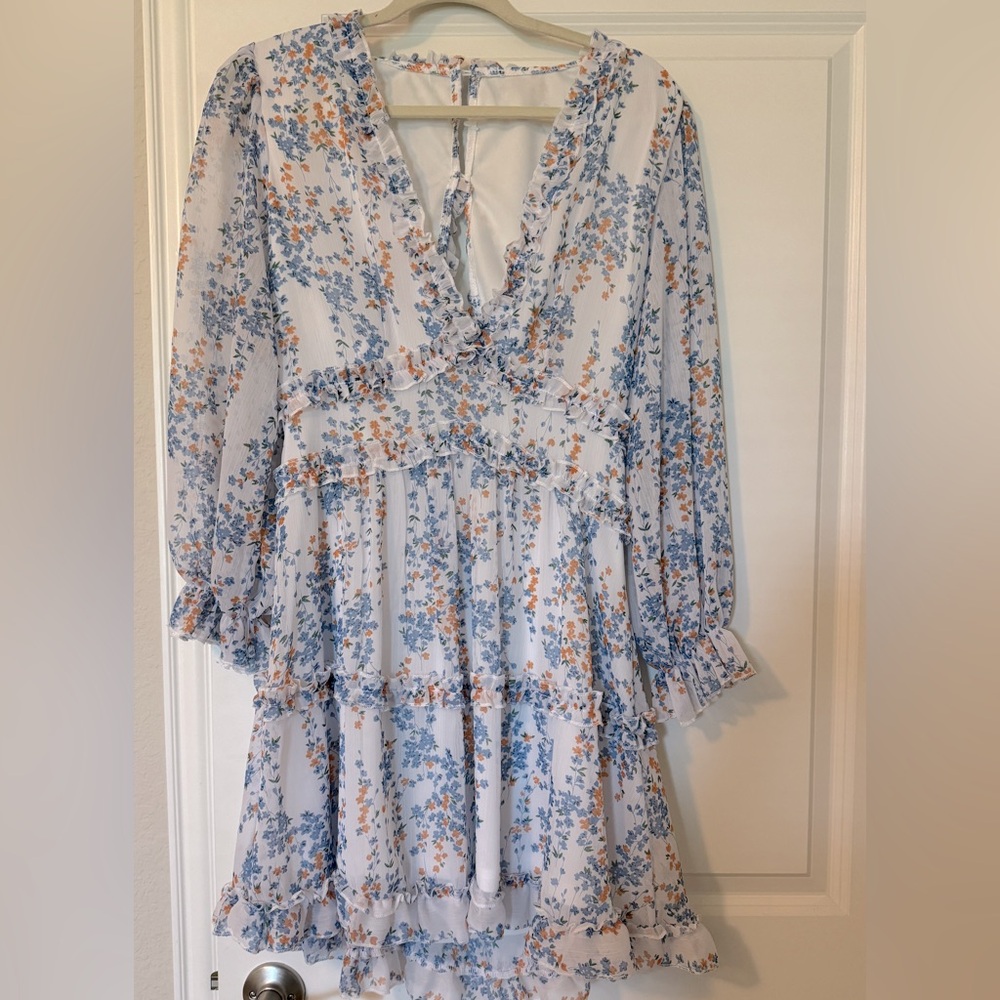 Women’s dress with back cut-out LG